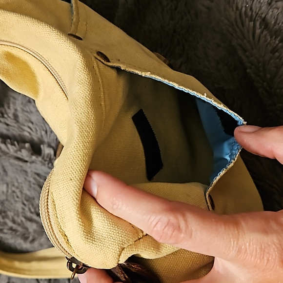 Kavu pale yellow canvas Oxford hobo style purse - Picture 5 of 8